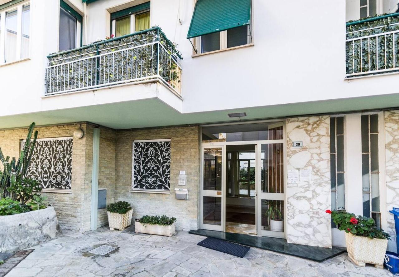 Grazioso Appartamentino A Due Passi Dalla Pista Ciclabile Con Giardino E Garage Sanremo Exterior photo